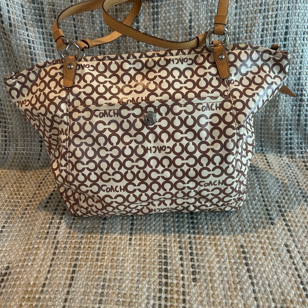 Coach Brown and Cream Shoulder Bag with Signature Design - Picture 2 of 10